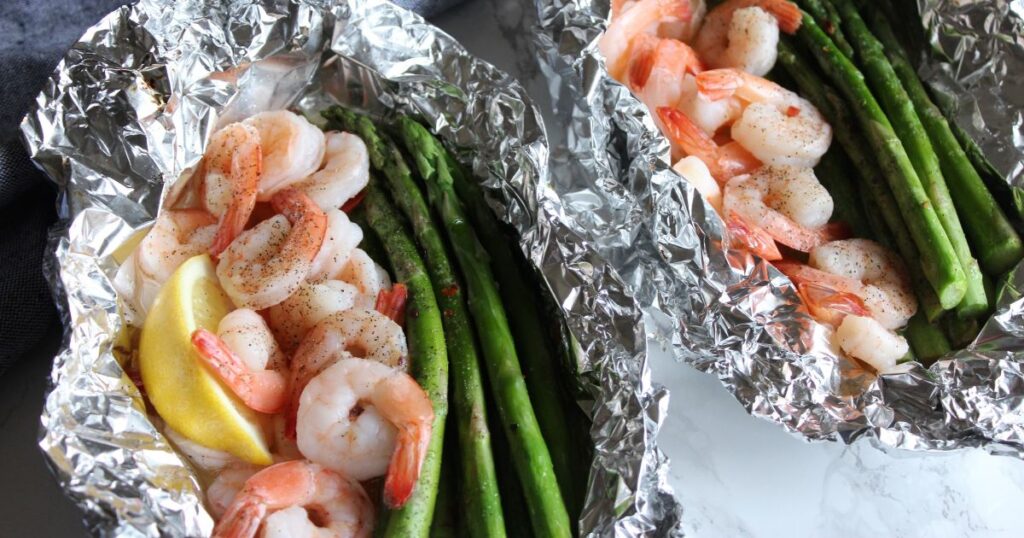 grilled asparagus in foil